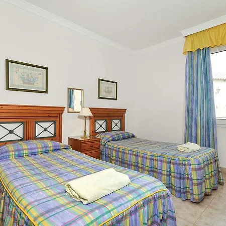 Sleeps 10 Air Con Wifi Villa *